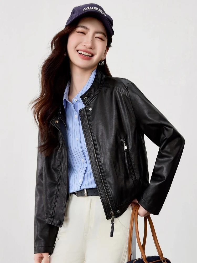 SENTUBILA المرأة فو سترات من الجلد 2025 الخريف جديد الصلبة سستة الوقوف طوق سترة عادية بسيطة معطف طويل الأكمام W53GA3325