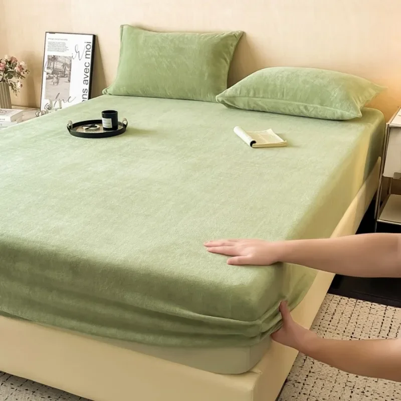 Milk fleece fitted sheet single piece, no pillowcase, autumn and winter thickened mattress protective cover