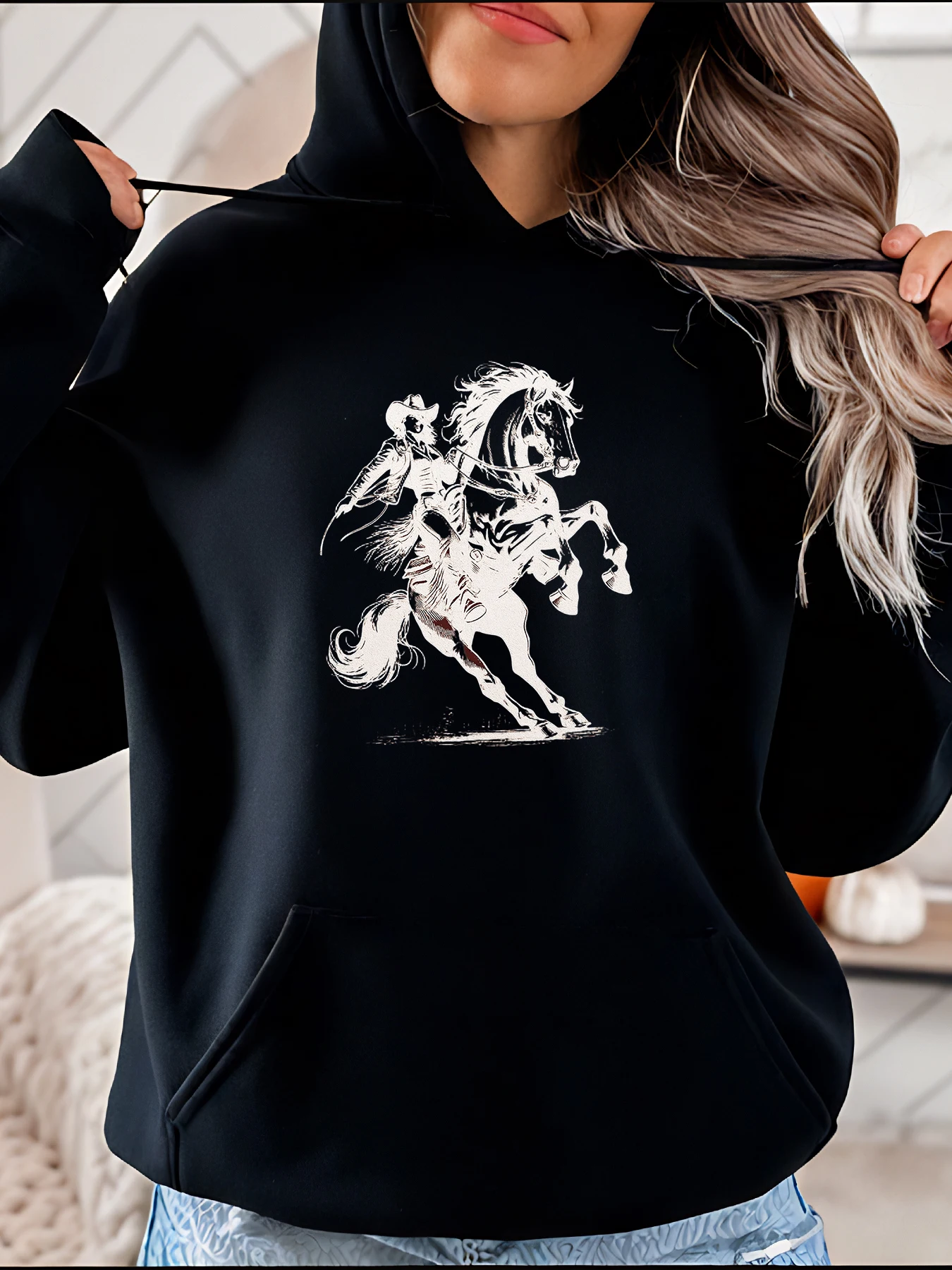 

Women's Black Hoodie Horse Rider Print Casual Streetwear Sweatshirt for Women Fashion Outfit