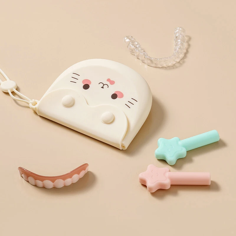 Scatola di immagazzinaggio per apparecchi ortodontici per cartoni animati Borsa per protesi in silicone morbido Contenitore per denti invisibile portatile Custodia per paradenti