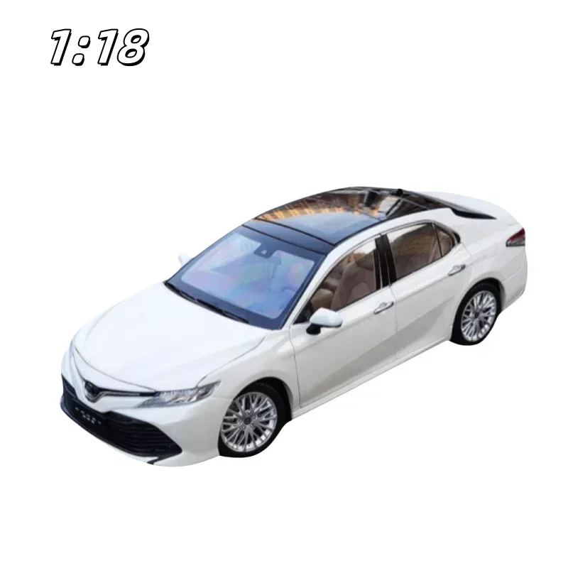 1:18 il nuovo modello in lega pressofuso Camry di ottava generazione di Toyota, collezione per bambini di giocattoli decorativi, regali di festa per ragazzi.