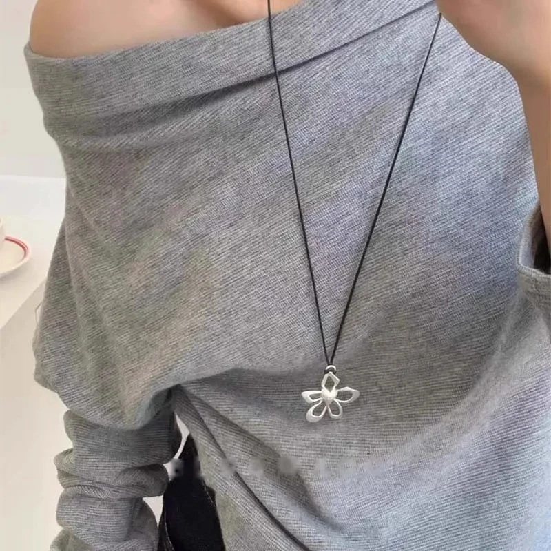 Korean Sweet Love Heart Flower Pendnat Necklace for Women Men Fashion Geometric Long Sweater Chain Necklace Neck Chain Jewelry