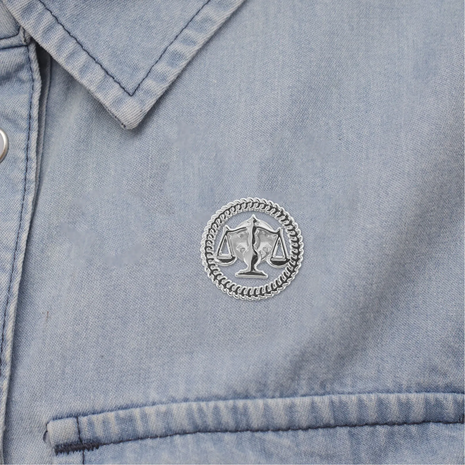 2PCS Justice Lawyer Lapel Pin Judge Brooch With Libra Scale For Law Students Attorneys Judges And Men Women Suit Accessories