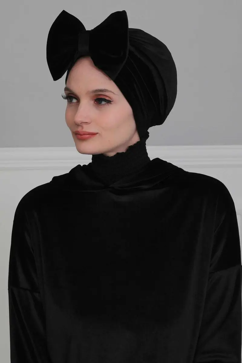 Tulang Beludru Pita Raksasa Hitam