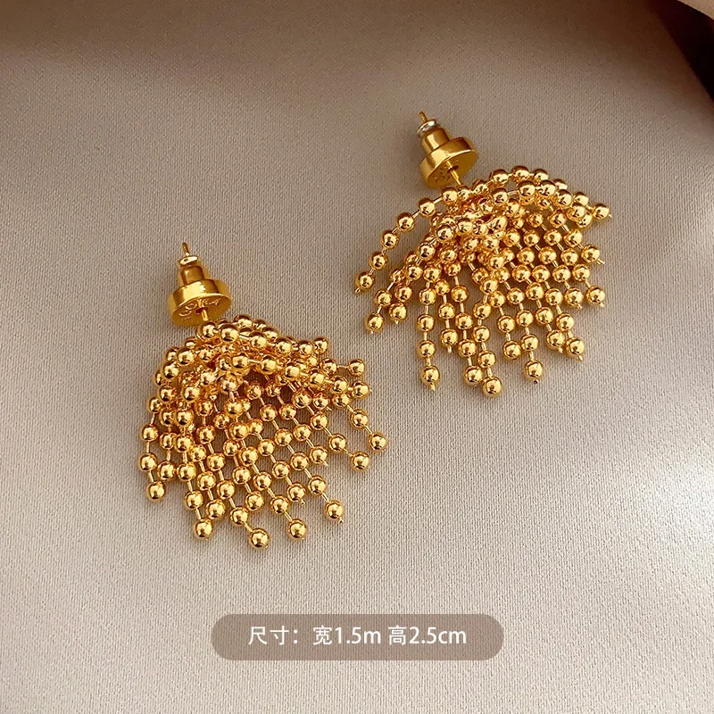 French new design fashion jewelry 18K gold plated metal ball tassel earrings Morden women\'s daily work accessories