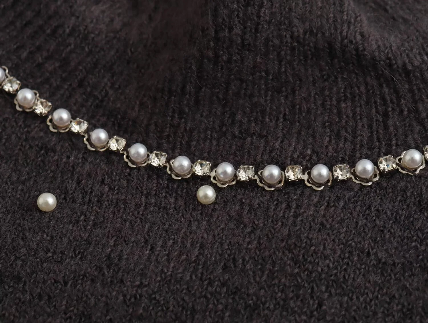 Women\'s Autumn And Winter New Item Artificial Pearl Decoration Stand Up Collar Pullover Sweater Base Knit Sweater For Women
