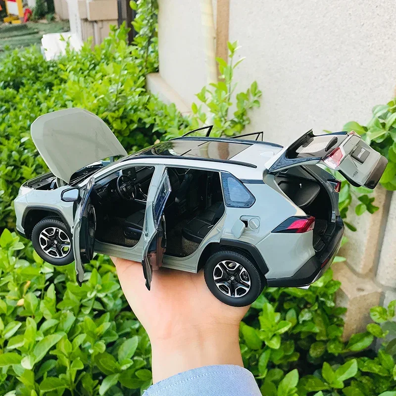 جديد RAV4 1:18 مقياس FAW تويوتا العلامة التجارية رونغ الإصدار 2019 محاكاة يموت الصب سبيكة نموذج سيارة على الطرق الوعرة مجموعة المركبات هدية #4