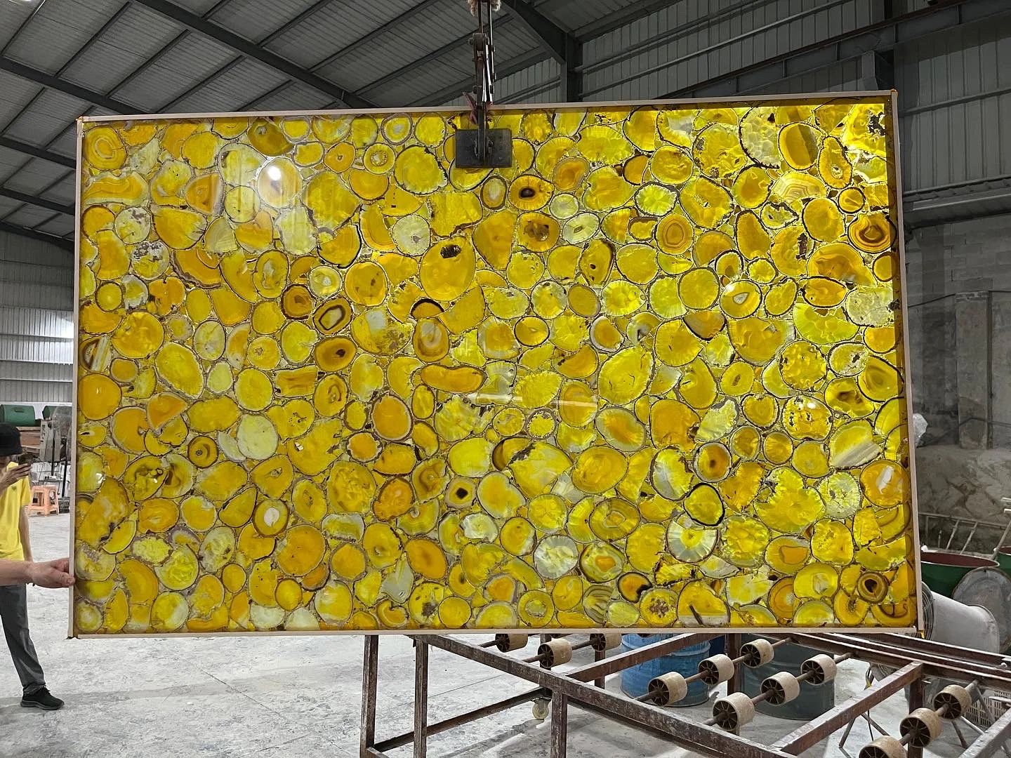 Semi-precious yellow agate large board, luxury stone semi-transparent gemstone interior engineering