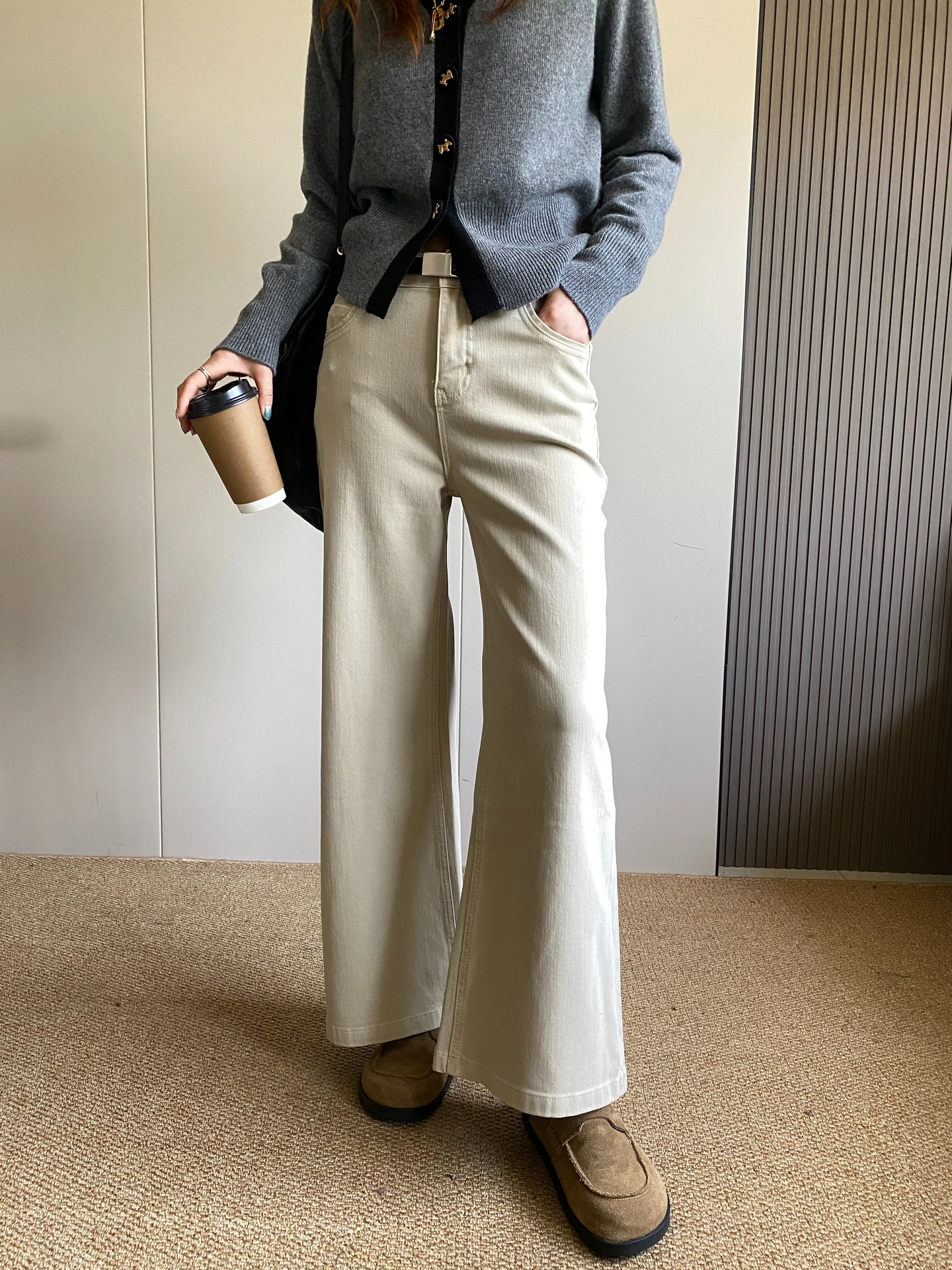 

Женские джинсы клеш с высокой талией, свободного кроя, удобные, стройнящие, маленькие размеры, повседневные, весна 2026, новинка