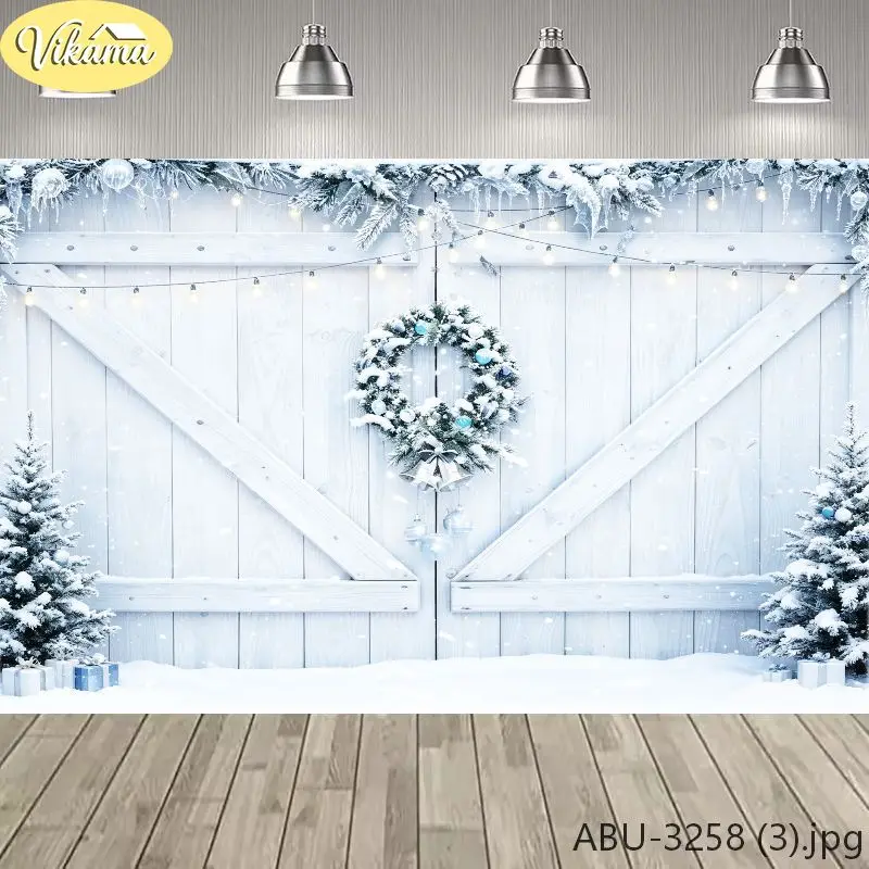 VIKAMA White Barn Door Christmas Tapestry, Snow Scenery Wreath Background Cloth, Living Room Party Wall Decor