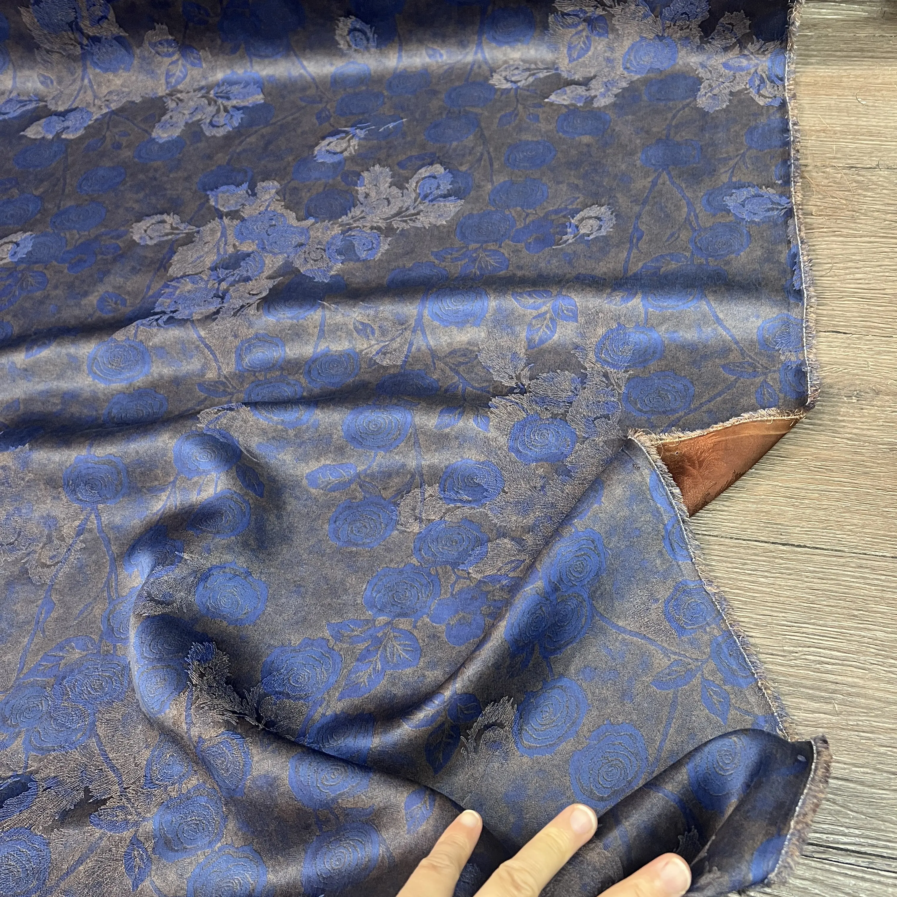 Silk Flower Gambiered Guangdong Silk Cloth Silk National Style Blue Bottom Rose Dress Young Version Fragrant Cloud Yarn Fabric