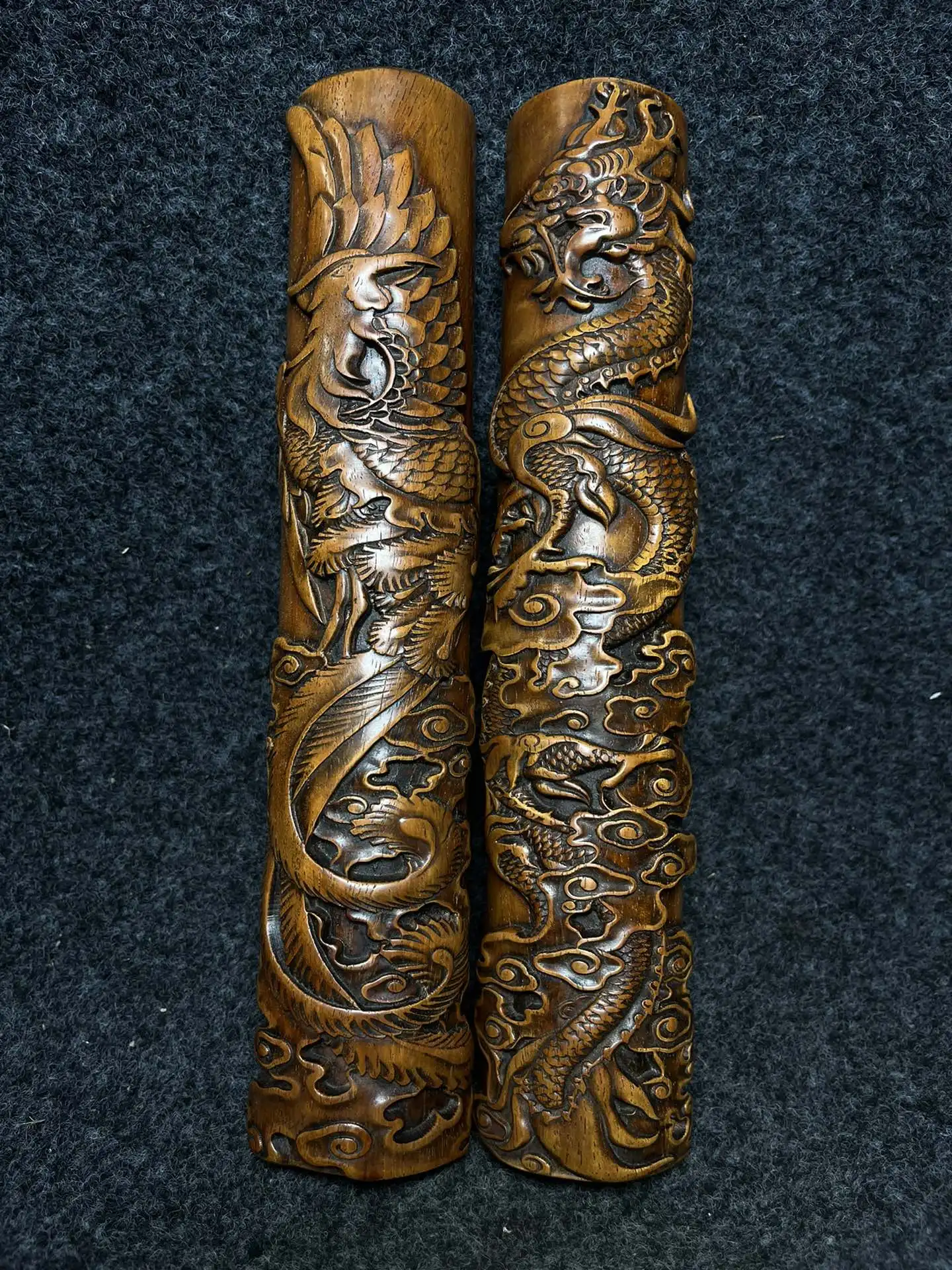 Family Handicrafts Pear Blossom Wood Dragon and Phoenix are Exquisite in Craftsmanship and Have a Beautiful Appearance