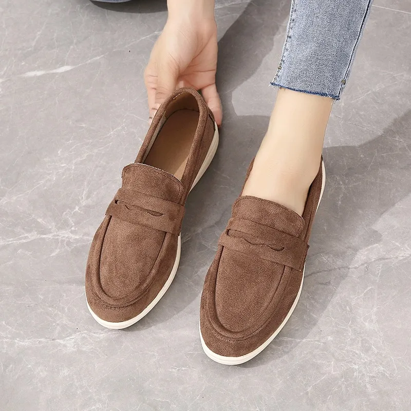 Women's Slip-On Flat Leisure Shoes 2026 New Style British Retro Low Heel Loafers Round Toe Velvet Surface Women Single Shoes