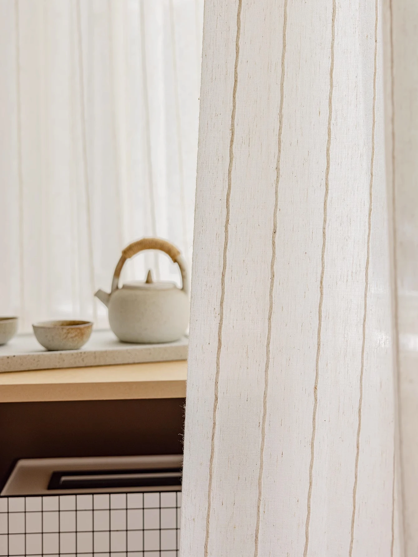 Modern Linen Dustpr…