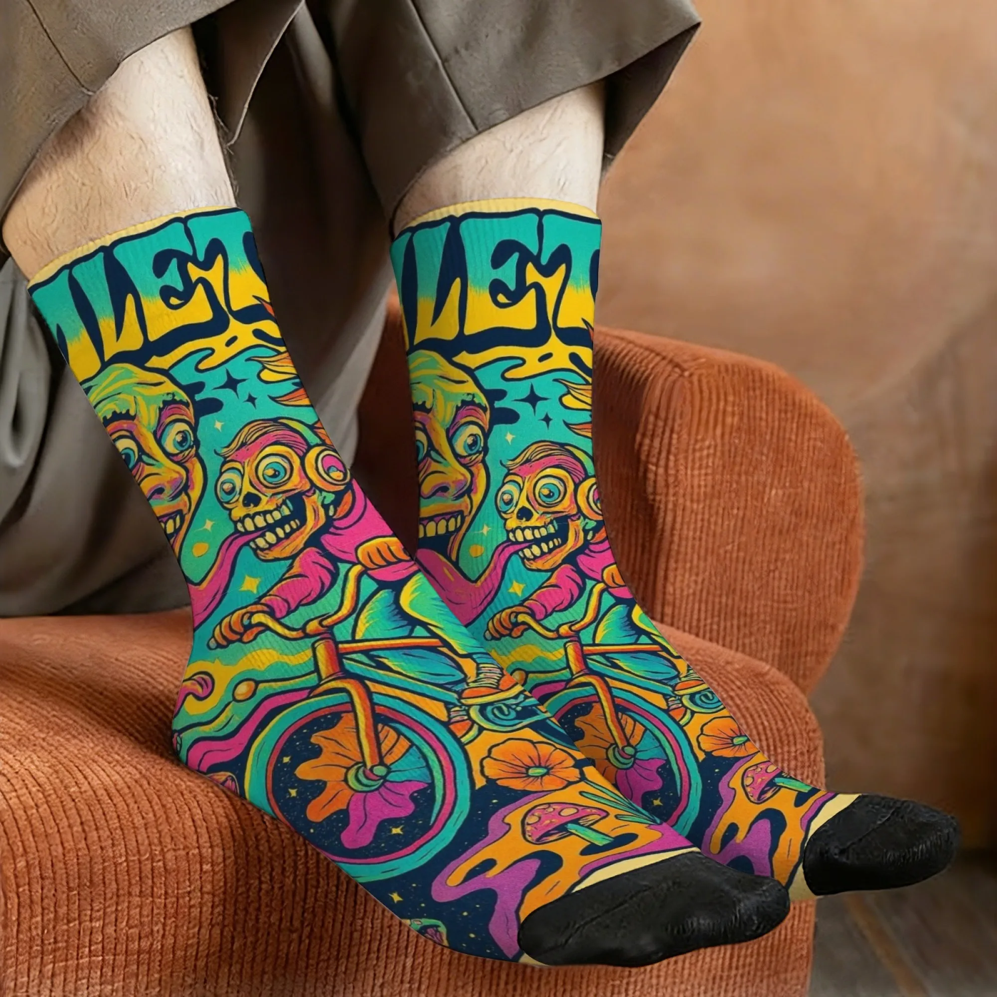 Novel Harajuku Retro Psychedelic Skull Rider Pattern Crew Socks Colorful Trippy Print Mid-Calf Socks Edgy Casual Wear