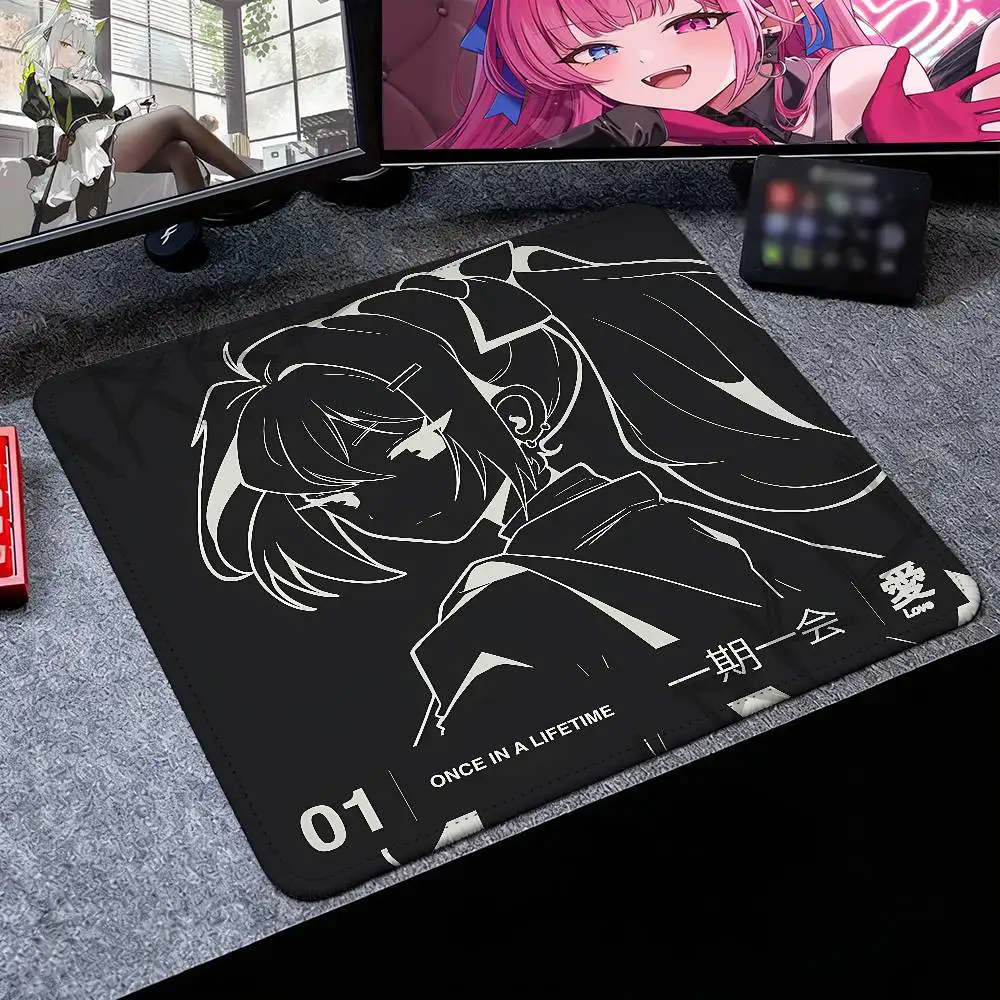 Pretty Cool Hot Black And White Anime Girl Mouse Pad, Minimalist Line Art Print, Non-Slip Desk Mat for Gamers Office Mat