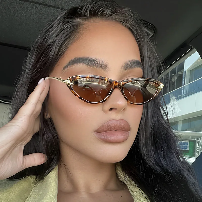 

New Retro Cat Eye Gradient Women Sunglasses 2026 Personality Brand Knot Frame Design Metal Versatile Men Trendy Glasses UV400