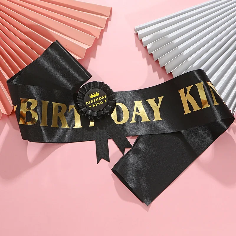 Faixa de aniversário para homens, faixa de rei de aniversário e conjunto de crachás, fita de prêmio de aniversário, decoração de festa de aniversário masculina