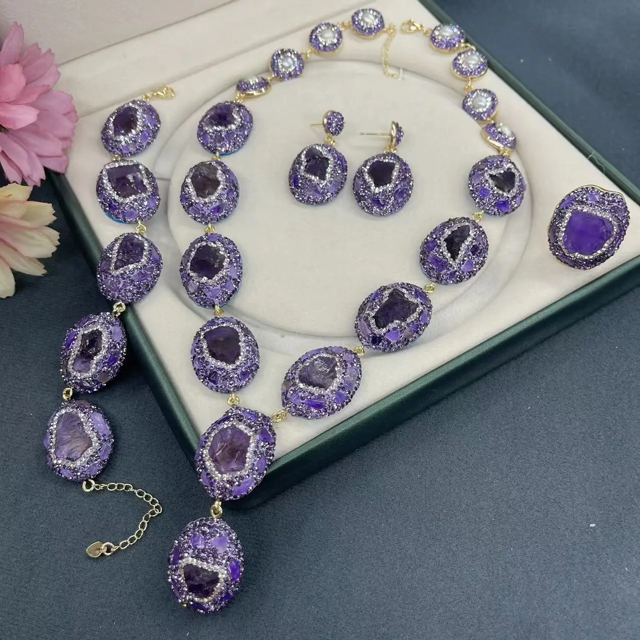 

New natural crystal four-piece set, high-end European, American and popular niche fashion set, handmade design jewelry.
