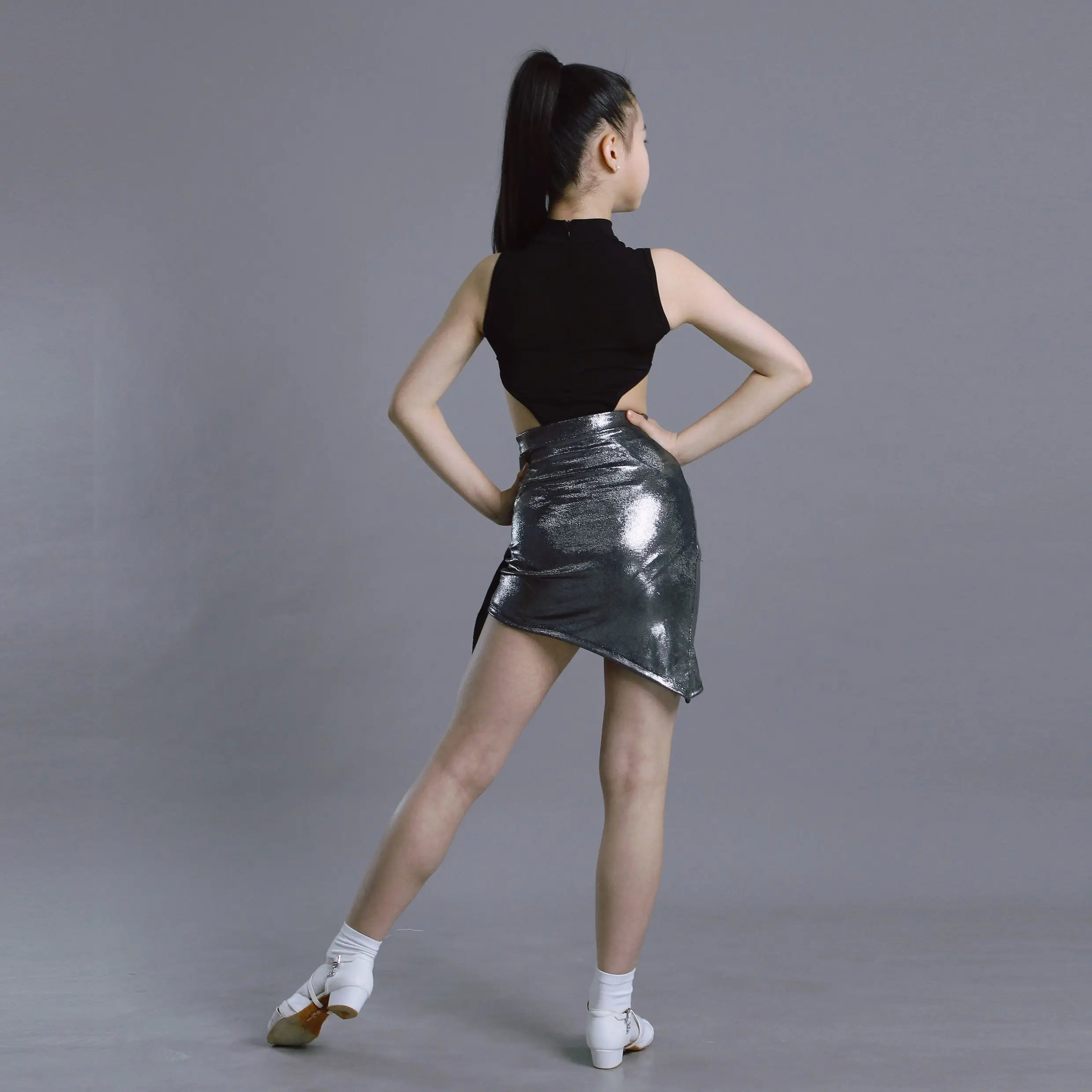 Nieuwe Latin Dans Kostuum Meisjes Prestaties Kleding Zwart Tops Onregelmatige Rok Mouwloze Jurk Rumba Samba Praktijk Slijtage DNV23816
