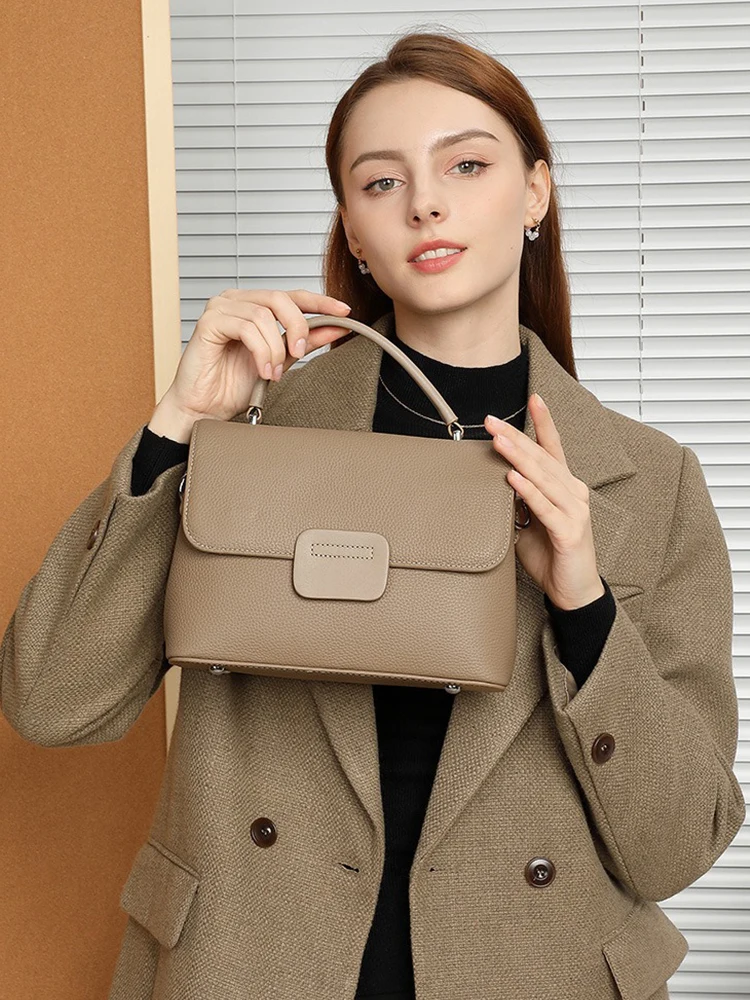 

Стильная женская сумка через плечо Zency Elephant Grey из натуральной кожи с двумя регулируемыми ремнями