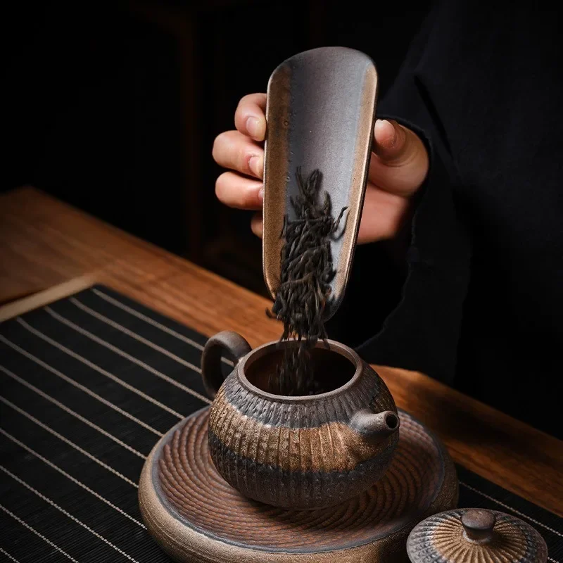 Coarse Pottery Tea Is A Traditional Tea Ceremony Tool with A Retro Gilded Japanese Zen Flavor Desktop Ornament