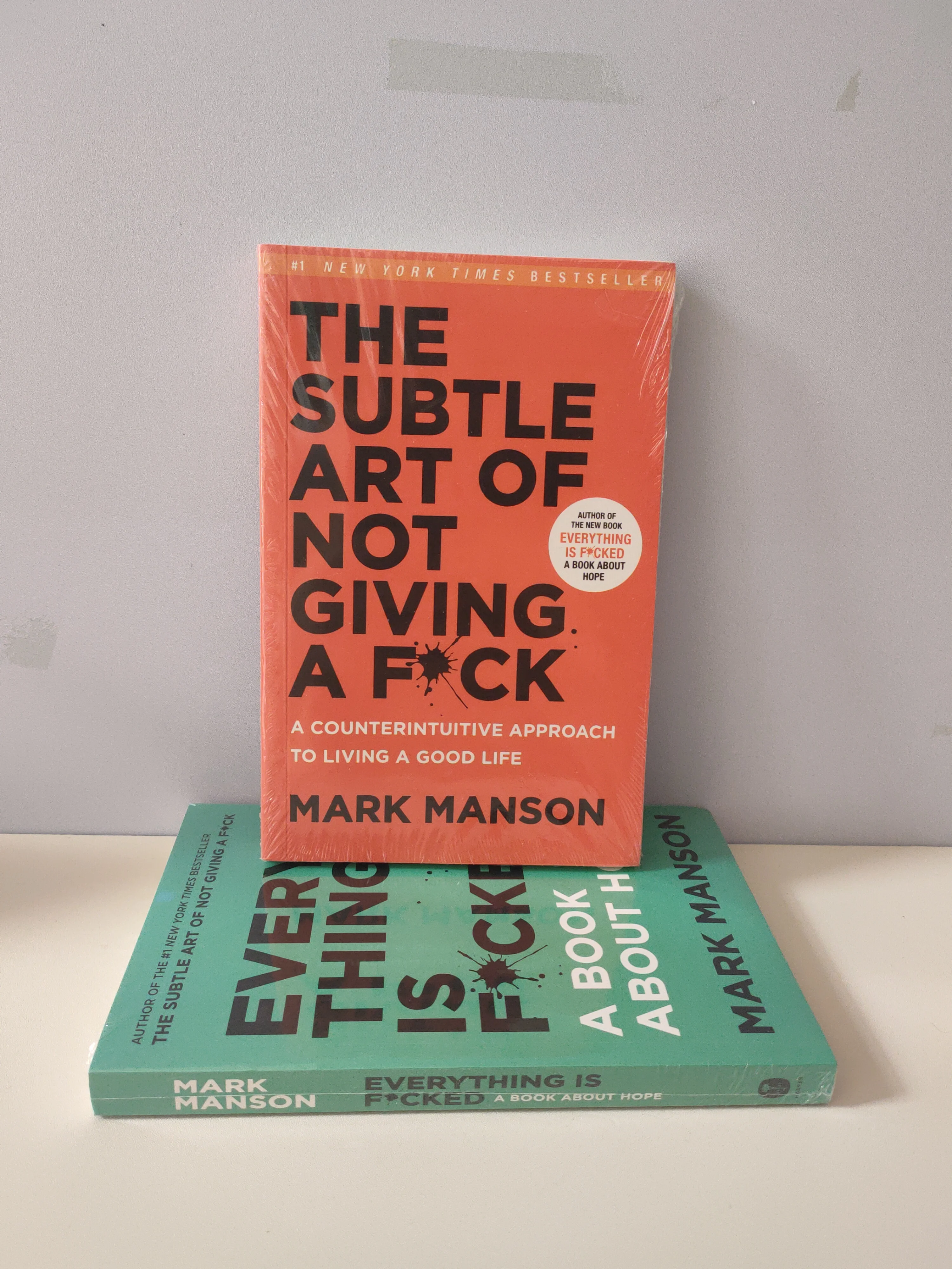 El arte sutil de que no dando un CAO/Retelar la felicidad/Cómo vivir como desee de Mark Manson Libro para aliviar el estrés con autogestión