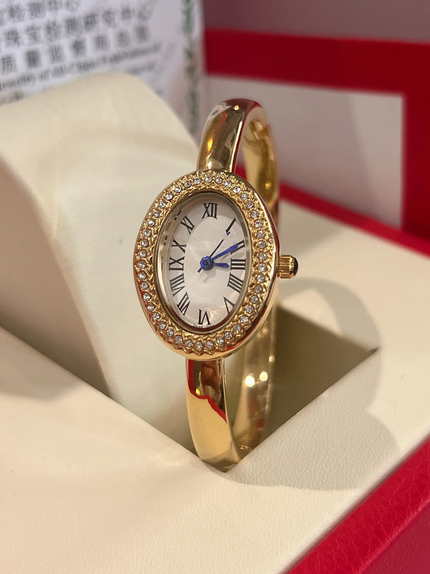 2025 سوار جديد نمط المرأة كوارتز فاخر كرونوغراف ثلاثي اليد