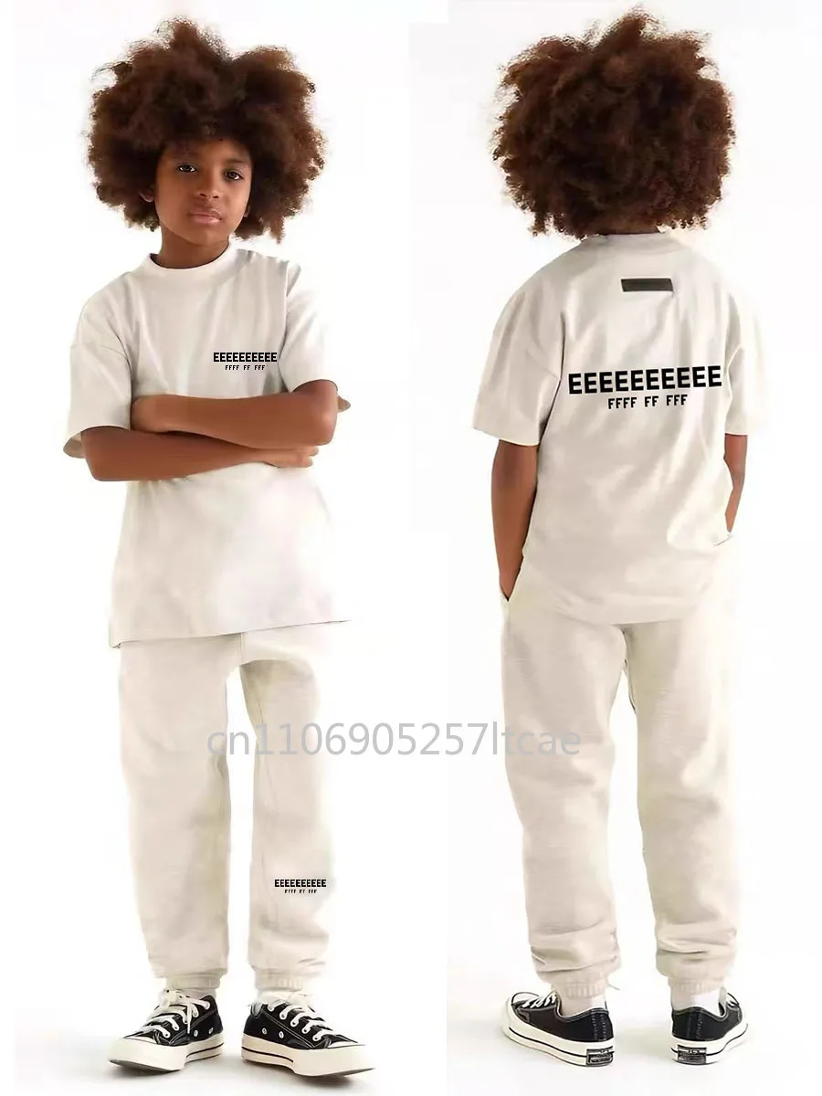 

2022SS двойная линия, роскошный дизайн, детский комплект футболок, шорты с флокирующимся буквенным логотипом, дизайнерские брендовые детские комплекты с капюшоном