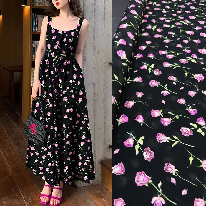 

Ткань из черного шелка с розовым мелким цветочным принтом, эластичный креп-де-шин из тутового шелка, шелковый материал для платьев, ширина 140 см, для блузок