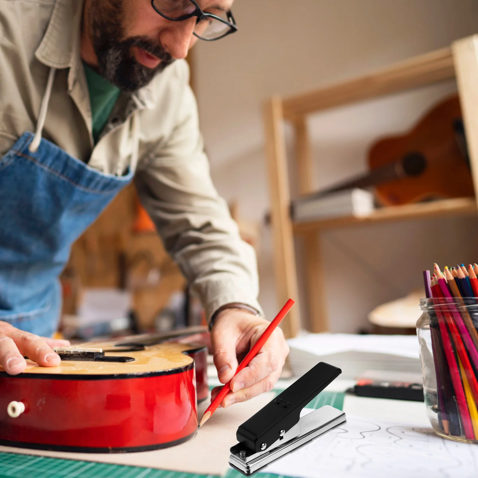 

1Pcs Guitar Picks Maker Multifunction DIY Cutter Tool for Personalized Plectrum Punch Use Old Cards Guitar Picks Maker