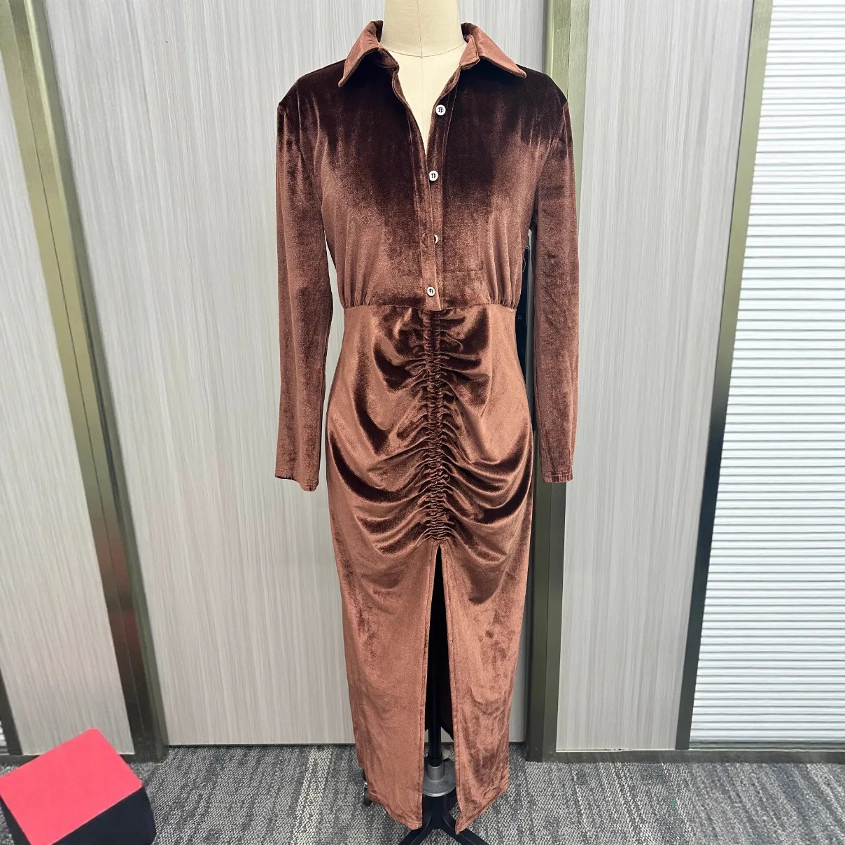 2025 Camicia alla moda da donna Abito temperamento a maniche lunghe plissettato con bottoni