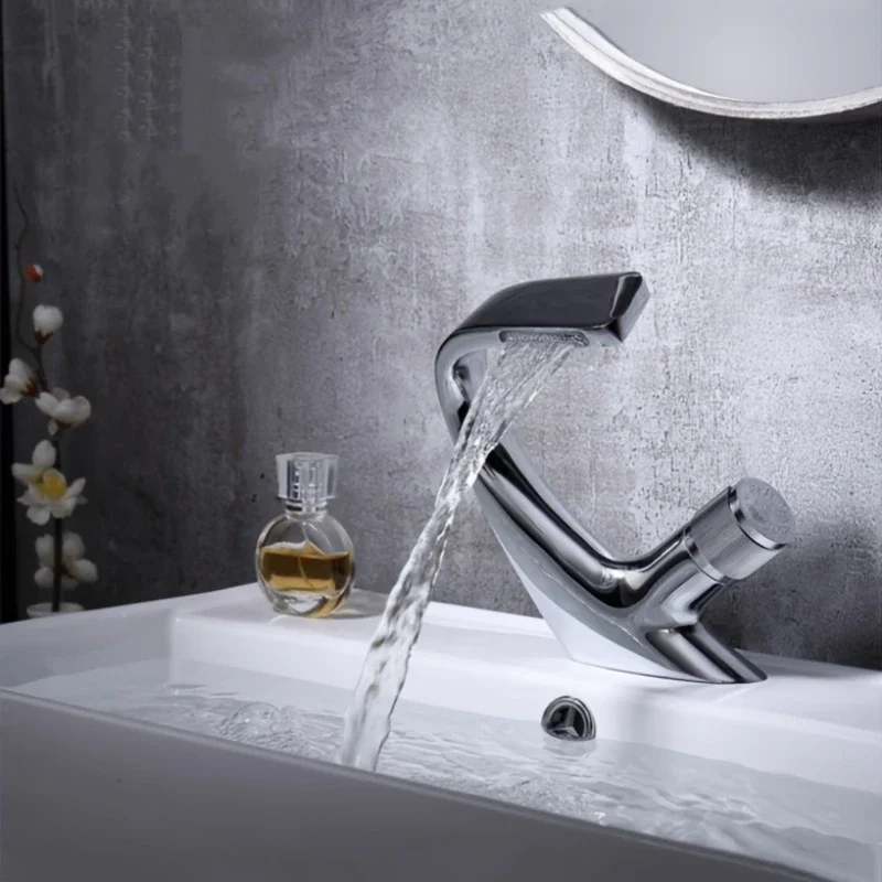 Цельномедный черный смеситель- – обзор и цена Home Bar Sink