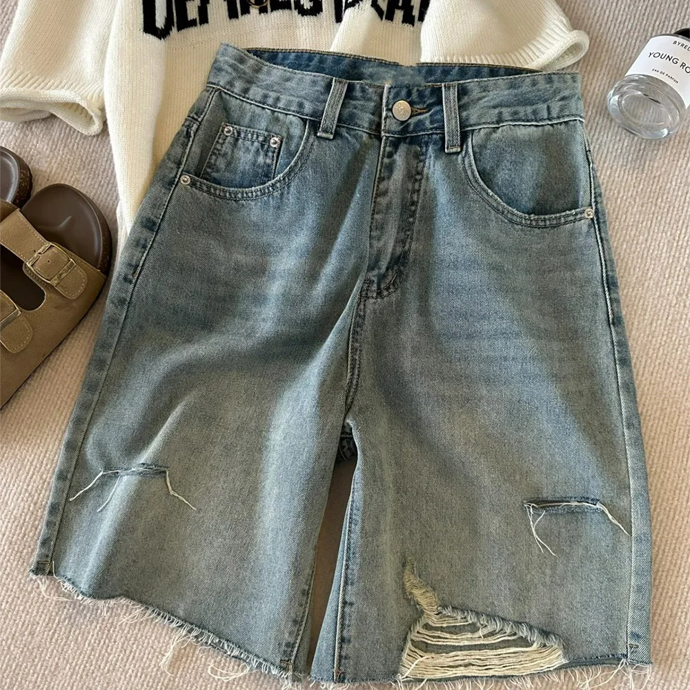 

Модные джинсовые шорты с рваными дырками, летние женские свободные шорты с высокой талией и необработанными краями, повседневные короткие брюки до колена в стиле ретро