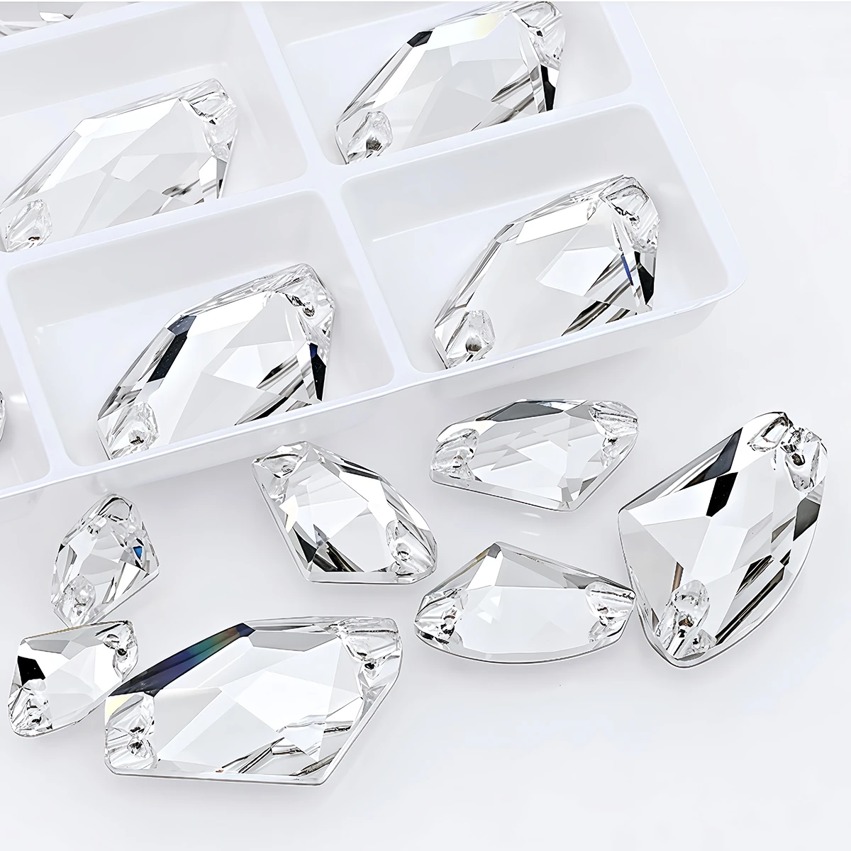 Galactic Sew On Crystal Clear Glass Rhinestone 2 Holes Flat Back Sewing Strass Craft for Wedding Clothes Bags Garment Ornament