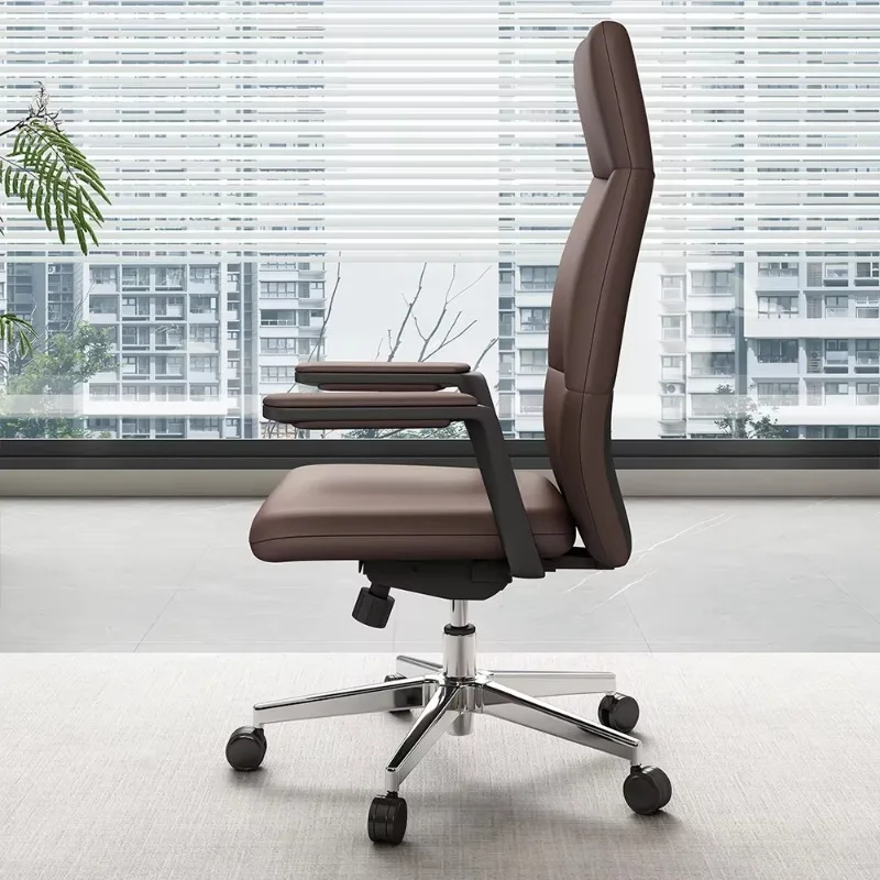 كرسي بذراعين من الجلد الصناعي باللون البني الفاخر، كرسي مريح بتصميم معاصر من الجلد للمكتب أو غرفة المعيشة #2