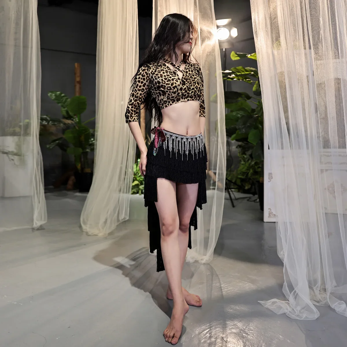 

Женский костюм для танца живота Латина