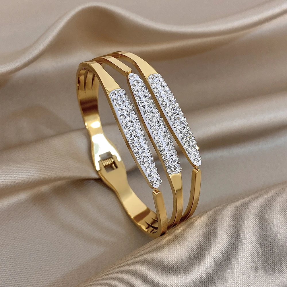 AENSOA Modisches Hohlgeschnitztes Armband mit Menschlichem Kopf, Dreischichtiges Diamantbesetztes Feinstes Streifenarmband, 2-teiliges Schmuckset – Detail 7