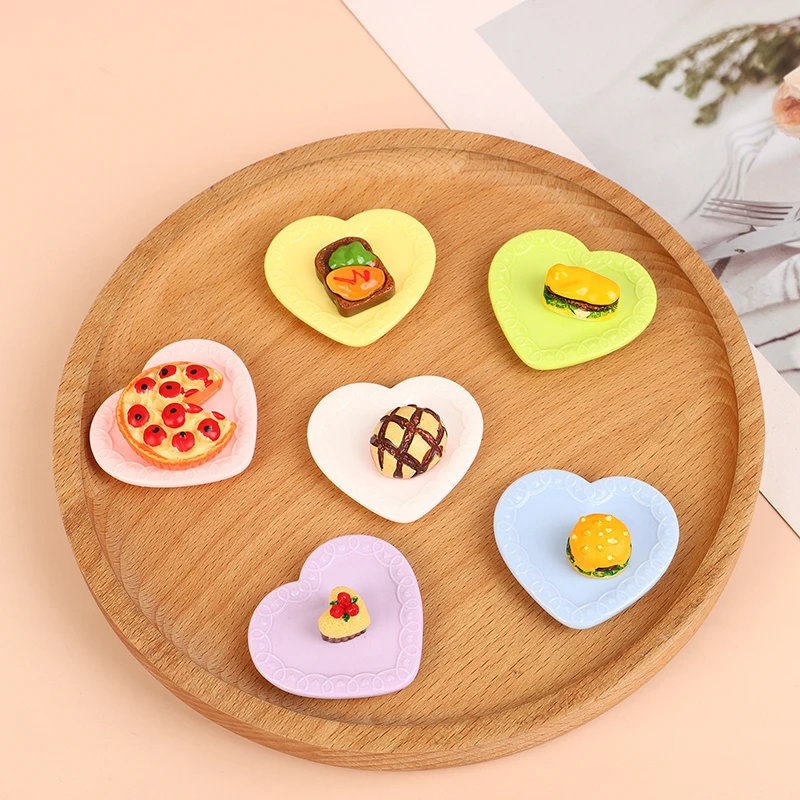 5Pcs 1/12 Dollhouse Heart Dining Plates Food Dish Model Dollhouse Miniature Kitchen Decoration Dolls House Accessories