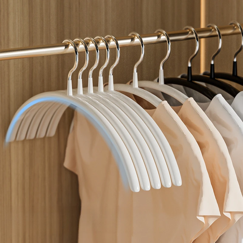 ​ ​ 10 شماعة معدنية مضادة للانزلاق وموفرة للمساحة، متينة وقوية ومستقرة ومحدبة