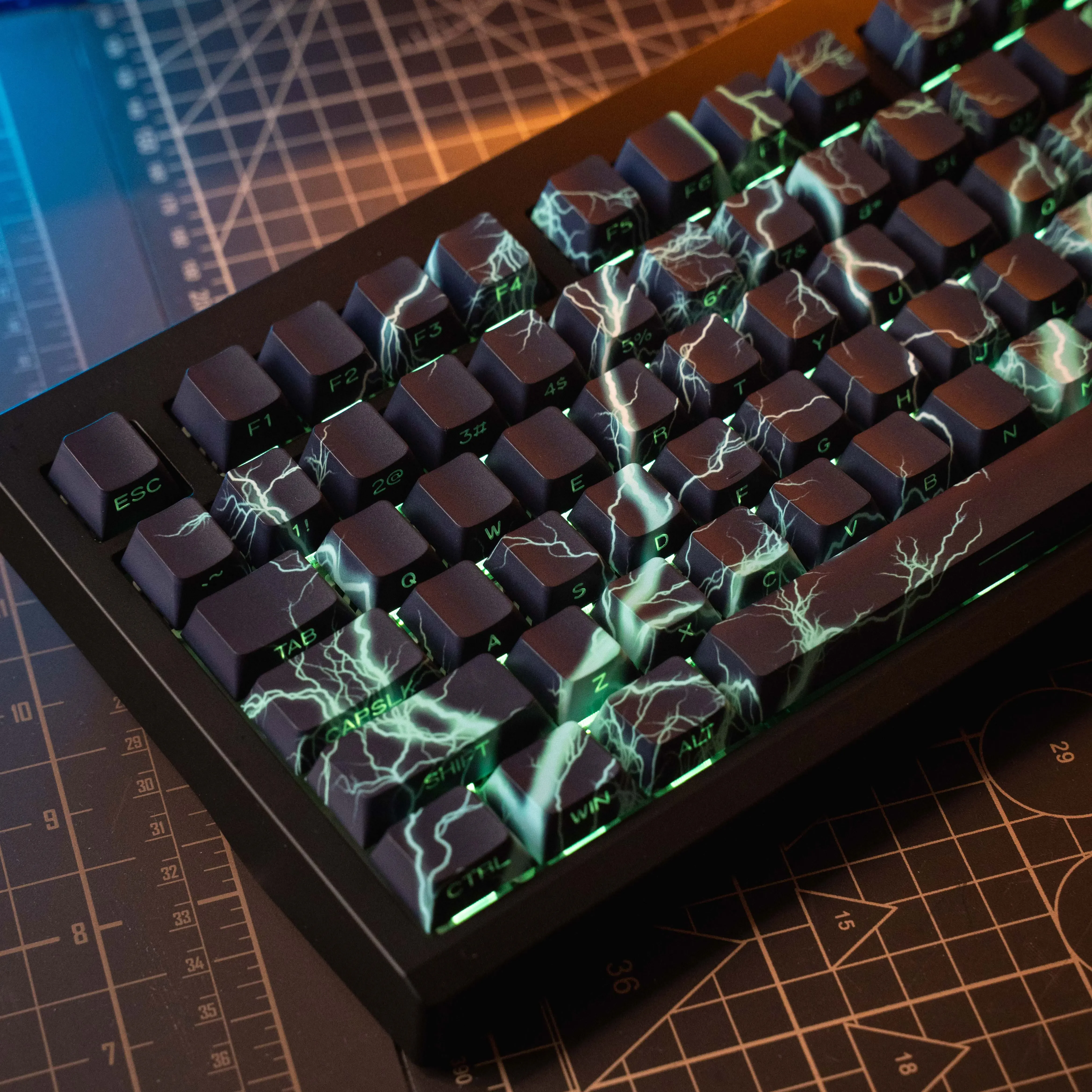 الأفعى الخضراء موضوع Keycap الكرز الشخصي الجانب محفورة شفافة كيكابس PBT التسامي الحراري شخصية غطاء لوحة المفاتيح بارد