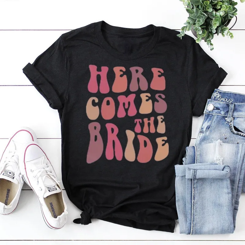 Bachelorette Party Here Comes the Bride Back of Shirt Design Retro Bride Short Sleeve Top Tees 100%cctton Fashion Streetwear y2k