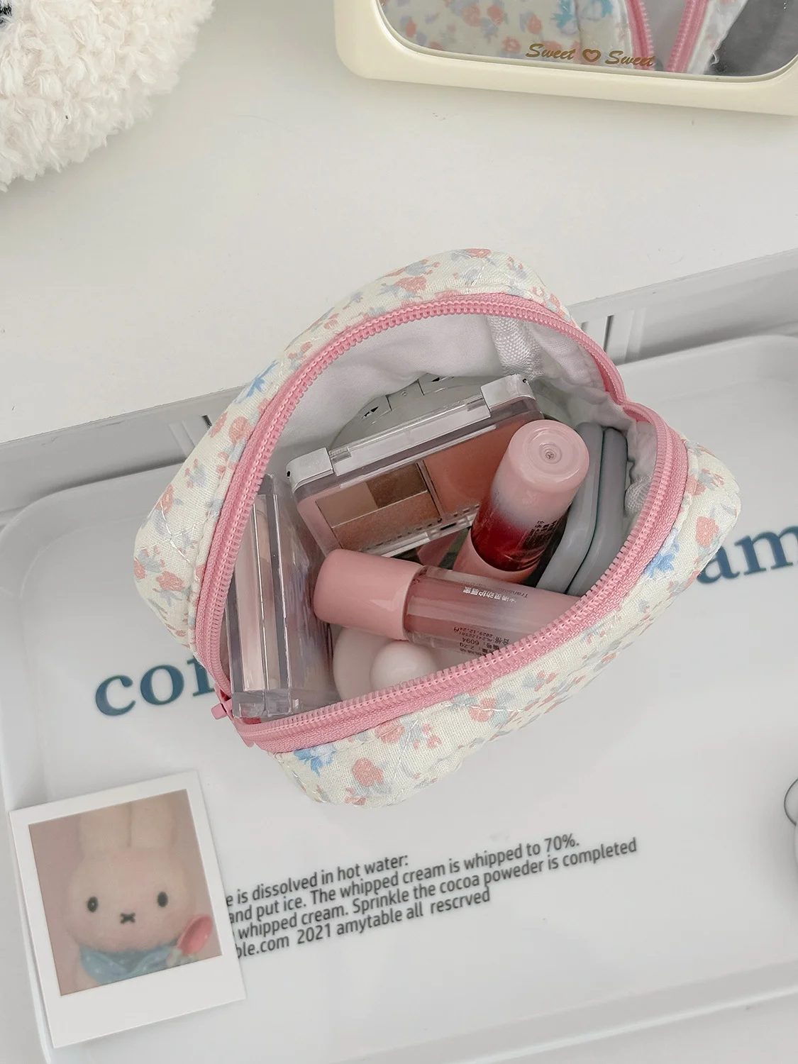 YT Floral Quilted Small Bag, Sanitary Pad Exclusive Storage Bag, Small Item Organizer, Portable Coin Purse, Portable Makeup Bag