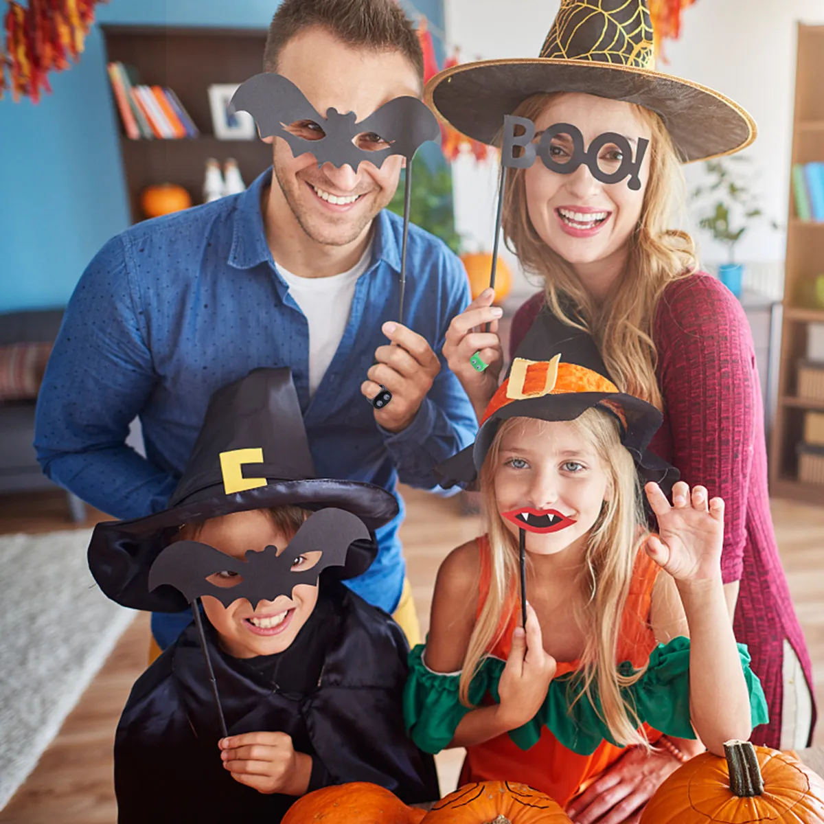 

20Pcs Kids Halloween Ring Creative Plastic Funny Finger Ring Party Props for Indoor Outdoor Entertainment Halloween Show