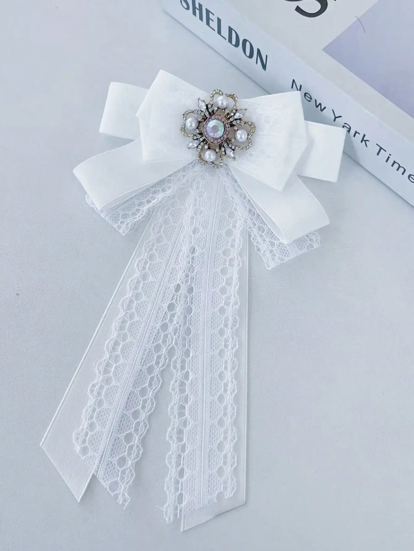 elegante-laco-de-borboleta-com-perolas-e-strass-para-decoracao-de-gola-de-camisa-feminina-estilo-coreano-cor-pura-tendenci
