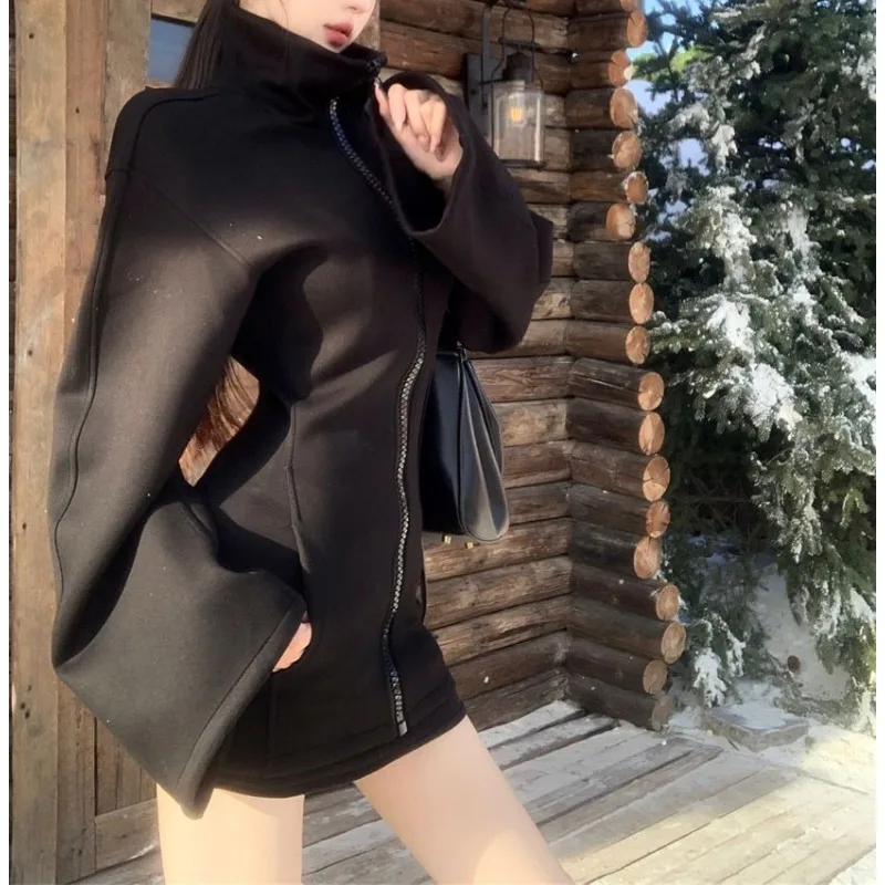 Vintage Black Turtleneck Long-sleeved Dress for Women Trendy Short Dress Waist-cinching, Figure-flattering Hip-hugging Design