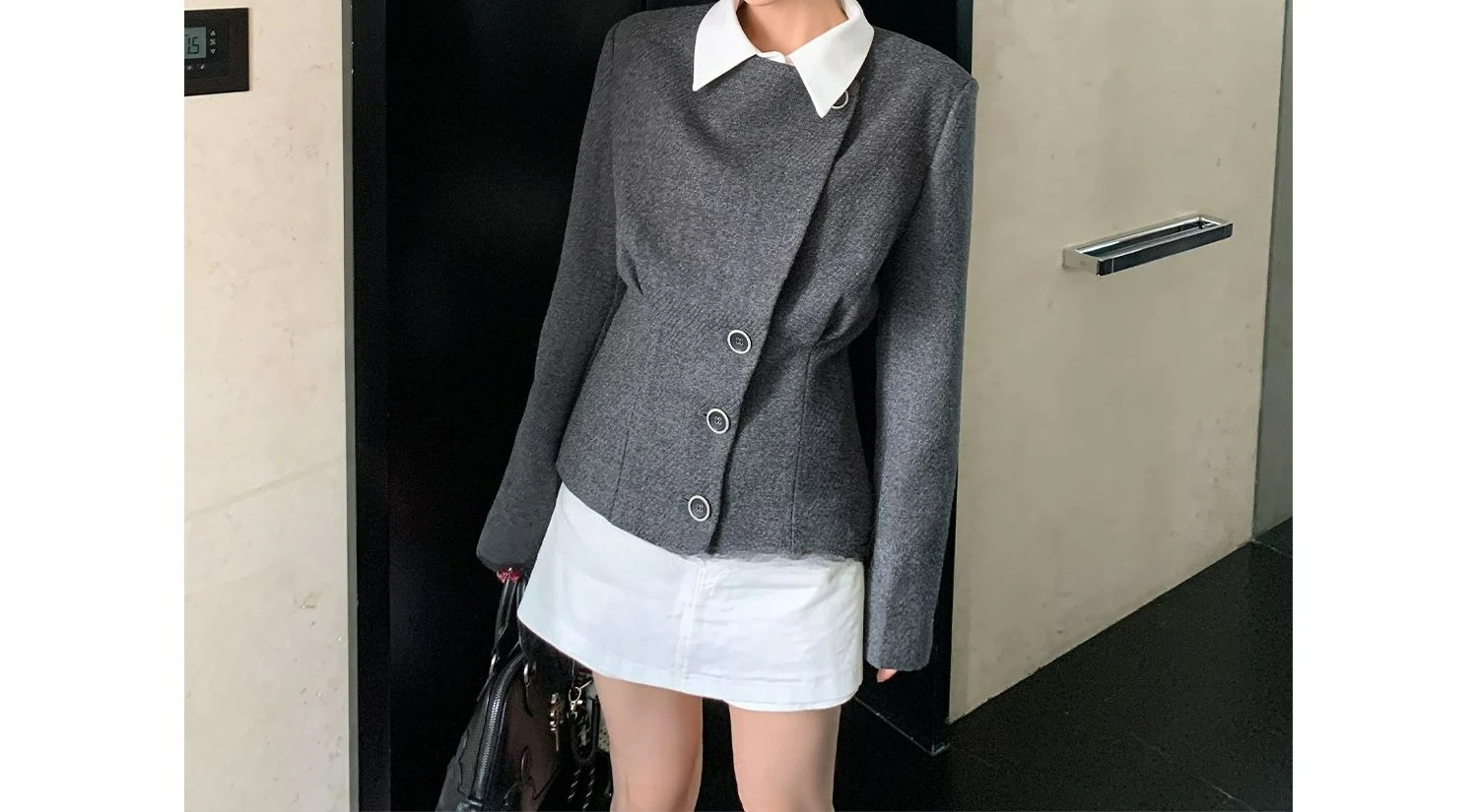 

2026 Короткое пальто с талией в стиле ретро, женское осеннее новое тонкое универсальное пальто