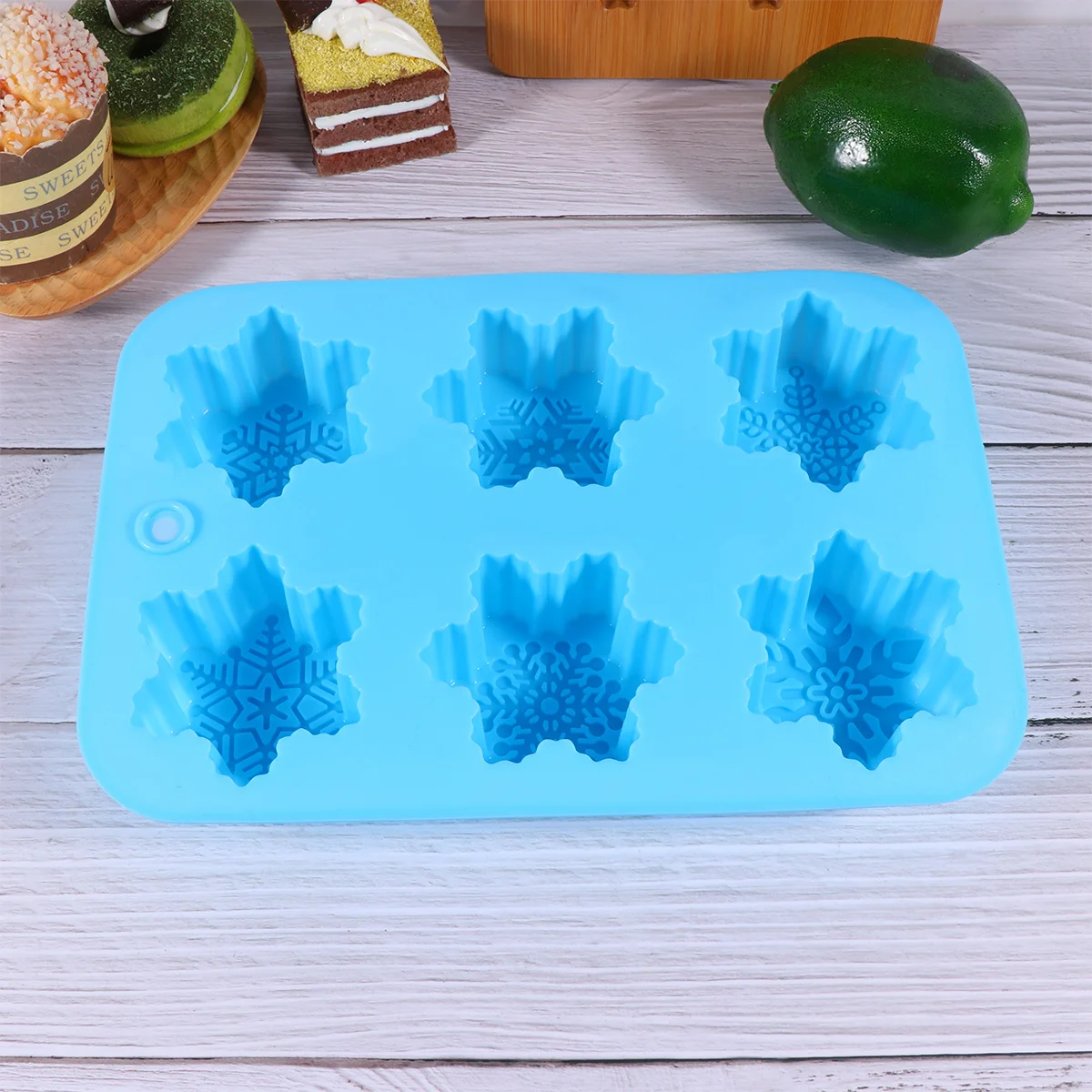 

6-Cavity Silicone Christmas Snowflake Mold Easy Demold Lightweight Bakeware for Cake Soap Jelly Candy Making Cake Molds
