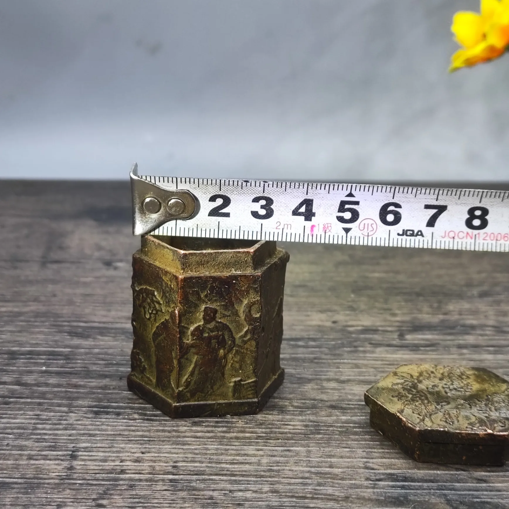 Vintage Old Brass Full Carved Hexagonal Tobacco Box Antique Exquisitely Carved Six sided Alloy Snuff Tobacco Storage Container