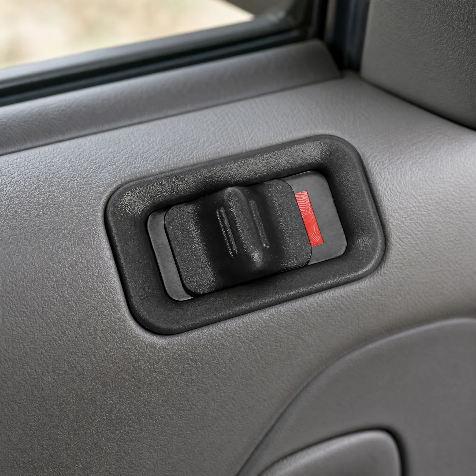 Vehicle Door Lock Indicator Switch Slim Automotive Part for Truck Owners, GMT800 Platform Maintenance